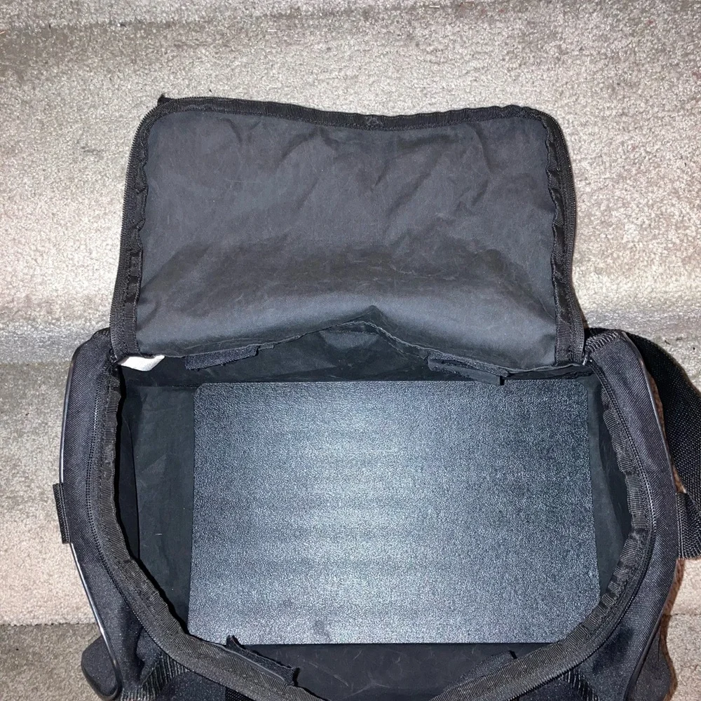 In Excellent Condition!! Adidas Duffel Bag - Picture 7 of 7